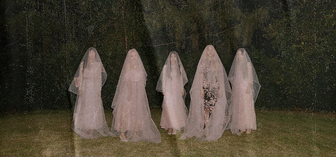 28seulgi's tweet photo. redvelvet the only group that has the scariest comeback teaser images https://t.co/GuywmXSbVl