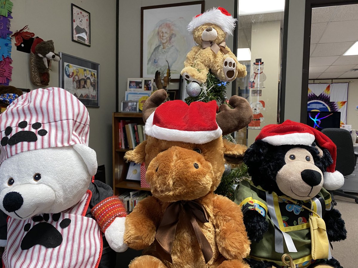 cblackst's tweet photo. The ⁦@SpiritBear⁩ and family including Amoose is really excited to meet everyone ⁦@BearsSpirit⁩ and see their awesome ginger bear entries! https://t.co/F5Qgc1aTcO