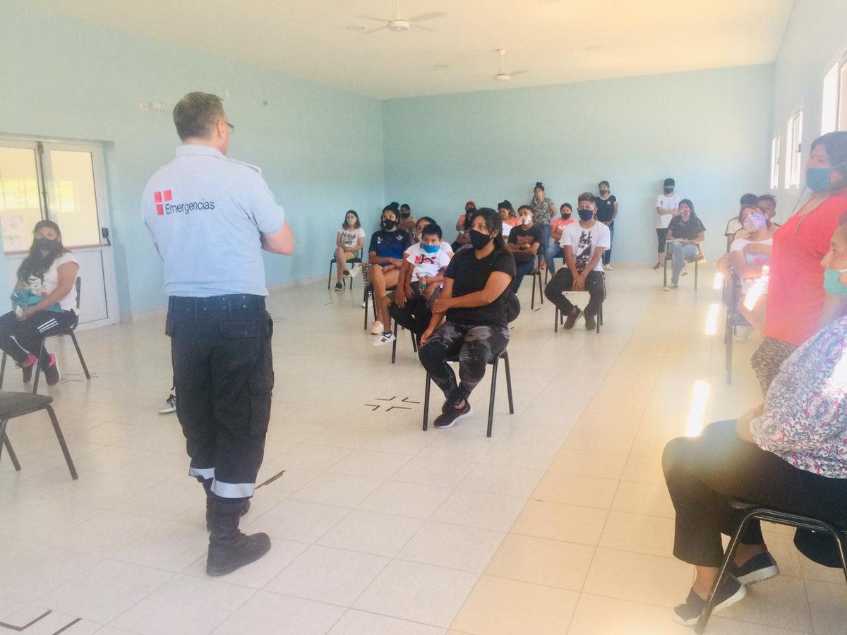Nicokripper's tweet photo. Volvieron las jornadas de capacitación en 
Primeros auxilios y #rcp 
junto a las vecinas de zona oeste alta Nido Bicentenario. 
Gracias @DelFrariRossana por la convocatoria 
@RomeroBettina
#PrevencionyAccion #volunteersforhumanity https://t.co/ogKHQZU9UV