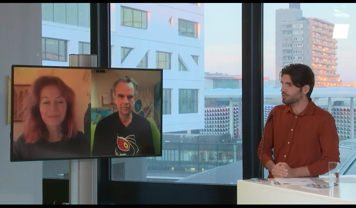 "De mens staat steeds meer centraal in de zorg" volgens 
<a href="/WilmaSoRe/">WilmaScholteopReimer</a> lid CvB <a href="/HU_Utrecht/">Hogeschool Utrecht (inactief)</a> en oud verpleegkundige. Of omschreven door <a href="/bartvanrosmalen/">bart van rosmalen</a>
docent <a href="/HKUtrecht/">HKU</a> "de zorg beweegt zich richting de kunst."