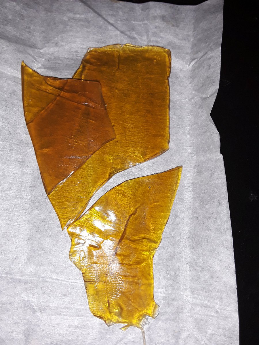 Dabcules_710's tweet photo. Breakfast of champs #WakeAndBake #shatter #notforsale #notadrug #medicine #medication #dabs #dailydabbers #highlife #thursdayvibes https://t.co/tZ1XJfjyna