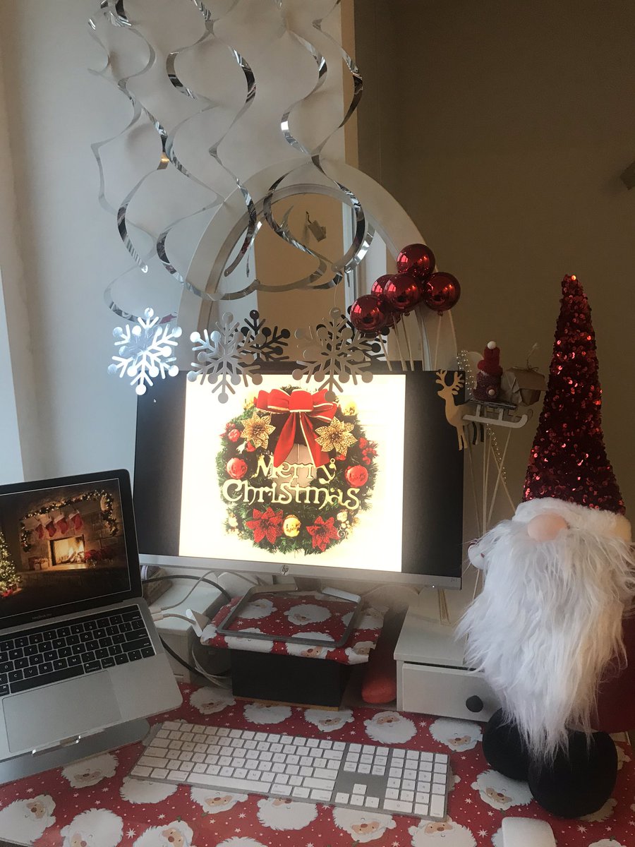 kel_jackie's tweet photo. Have yourself a Merry little Christmasπ ππ
Let your heart be light ...#DeckYourDesk https://t.co/Kq5OXaapk0