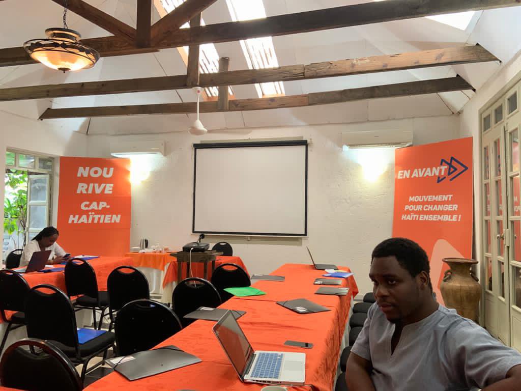 EnAvantHT's tweet image. Trois membres de la coordination nationale de EN AVANT sont dans le nord pour assurer 3 journées de formation des responsables communaux du mouvement dans le Nord, Nord-Ouest et Nord-Est. La délégation est formée de Herald Morisseau, Peterson Antenor, Emol Jeune #structuration