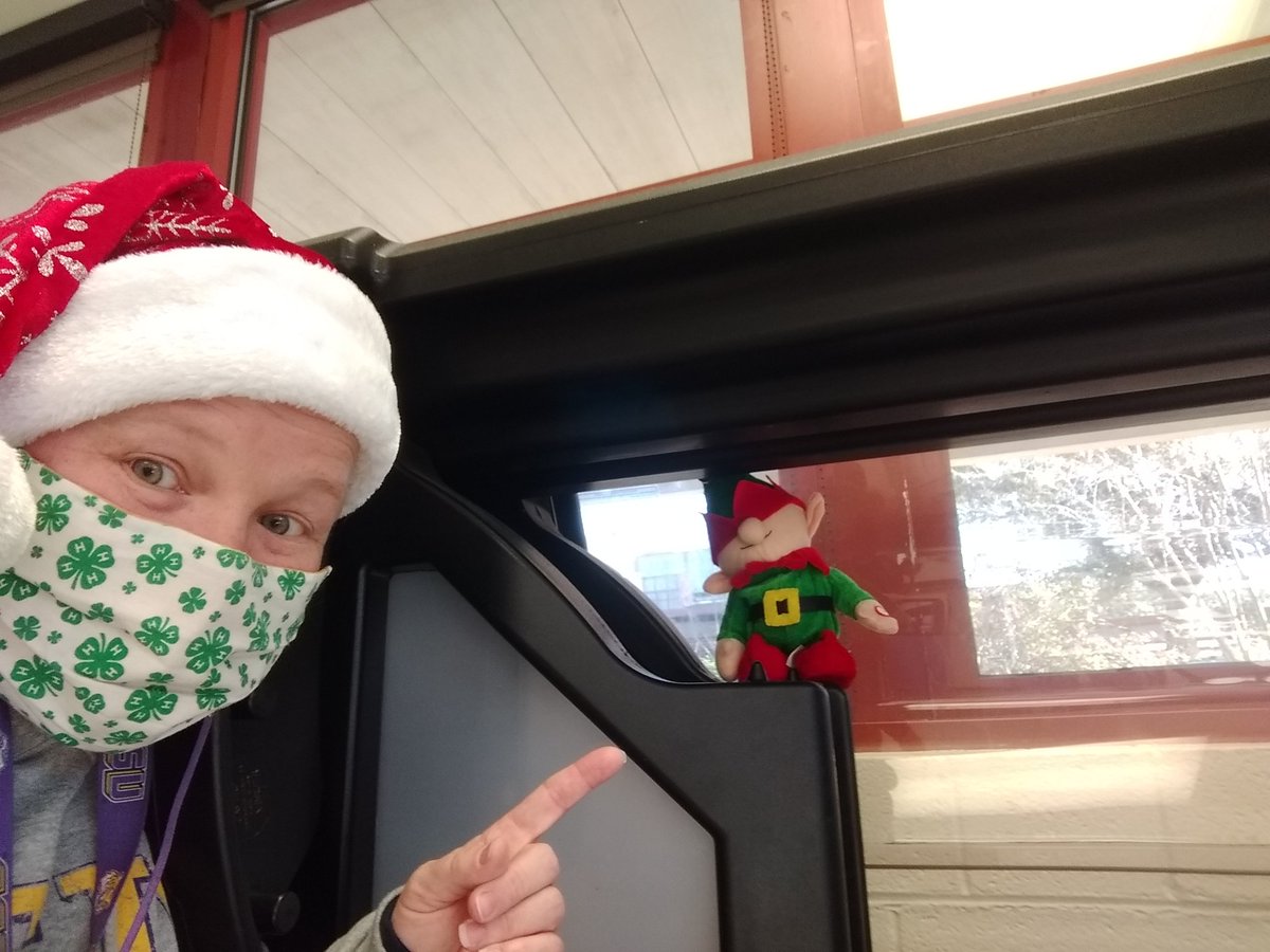 #selfiewithelfie <a href="/ColleenKnauer/">Colleen Knauer</a> <a href="/NWMSNighthawks/">NWMS Nighthawks</a>