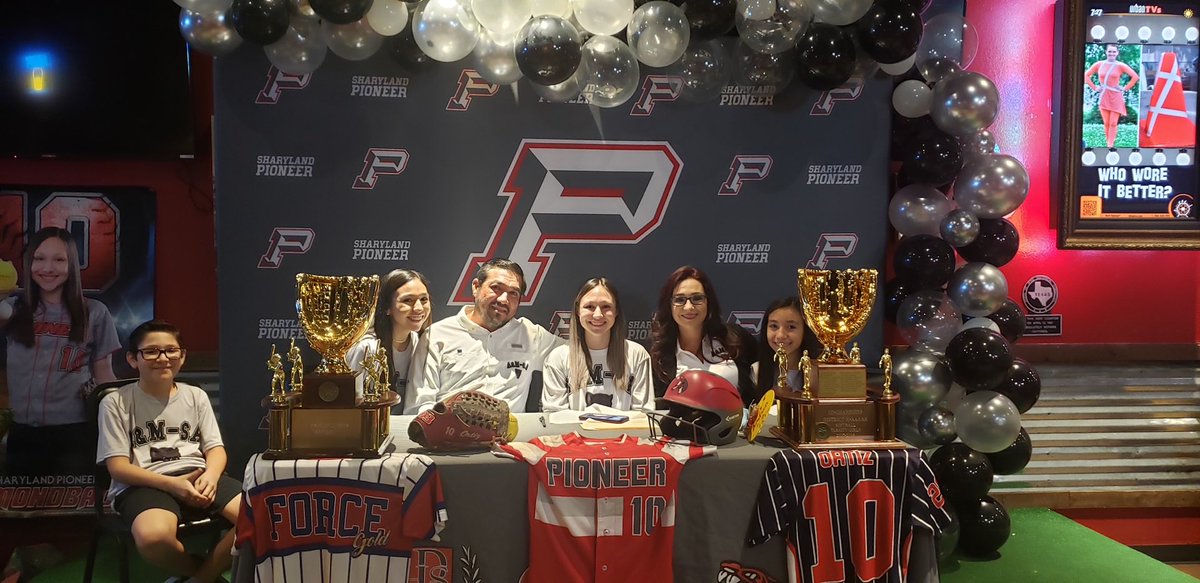 DBack_Football's tweet photo. Congratulations to Andrea Ortiz on her signing to Texas A&M University San Antonio for softball! She is part of the first ever recruiting class at the school. We are extremely proud of all her accomplishments at Pioneer & are excited about her future.🐍🥎 #signingday #DBackPride https://t.co/Up8EPA3Y6N