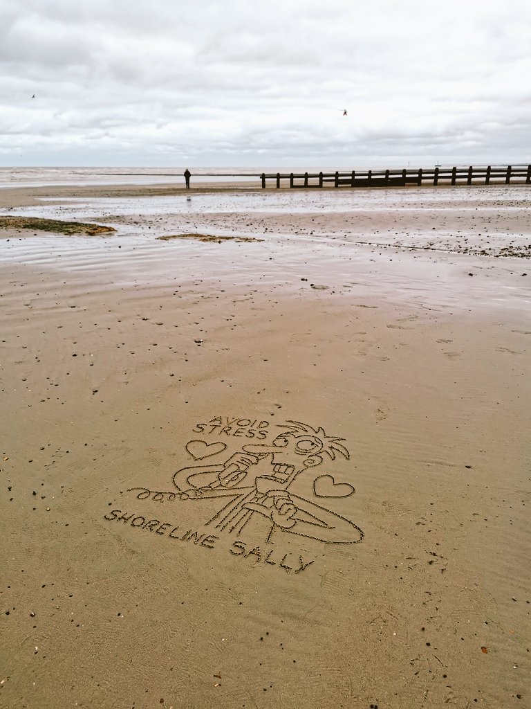 DigiDaughter's tweet photo. Avoid Stress 🤞 #StressedEric @bbctwo #stress #midlifecrisis #firstworldproblems
💛 #StaySafe #sanddrawing #beachart 🌊🌊🌊 #Lockdown2020 #comics #cartoons ✍️ #SandBanksy #ShorelineSally character No.578 https://t.co/5VMVM3EYi2