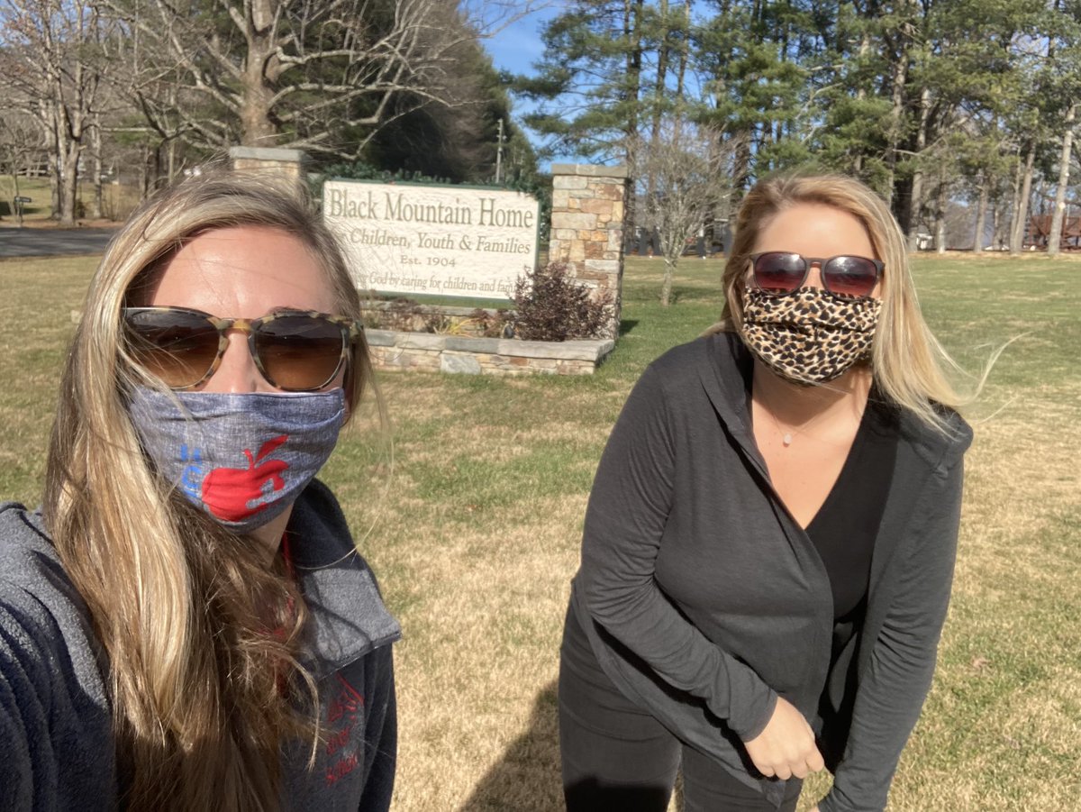 MrsErickson18's tweet photo. Yesterday, @mrs_bcpraytor and I delivered over 75 stuffed stockings to The Black Mountain Home for Children. Our classes blew us away with their dedication to this project! @MillsRiverSch #THEPlaceToBe https://t.co/OiAq1ERJlU