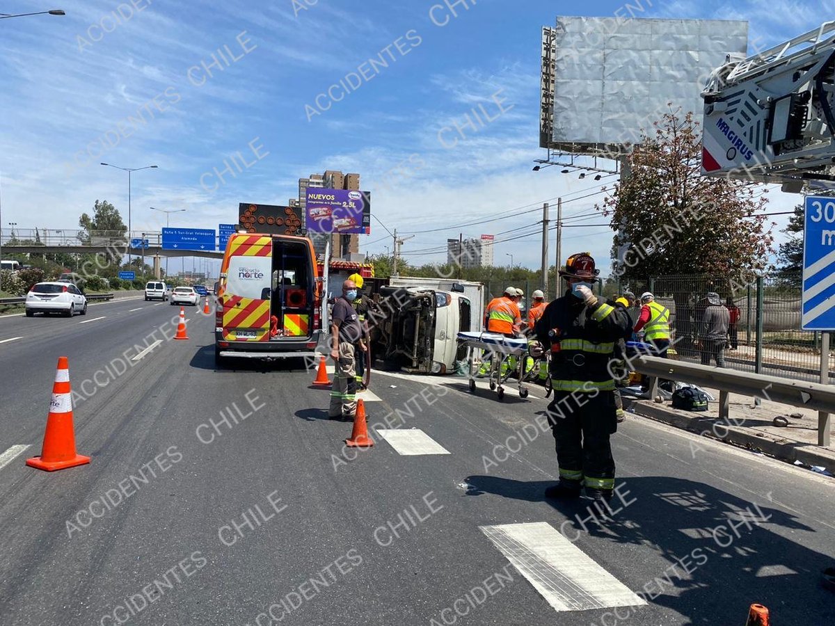 Accidente Chile On Twitter Santiago Quintanormal Colision De Carro Bomberos Unidad M 6 Con Camion Y Posterior Volcamiento Se Informo De 3 Personas Lesionadas Fdo2000 Pabl0manzanares Osvaldocuartele Sanantonio Sos Bayron Lopez01 Fjfp981