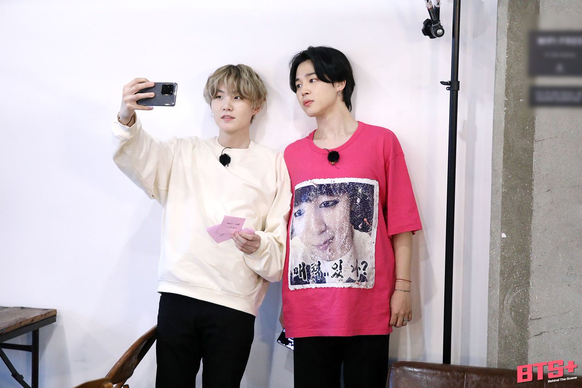 cheeriegigi's tweet photo. •✨ Fotos detrás de escenas RUN BTS ✨
 [capitulo detrás de escenas cada viernes]
             —Hilo EP.119 📸—
#BTS #RunBTS119 #BTSARMY 

•Mina🍉 https://t.co/MgOof8Q3Yk