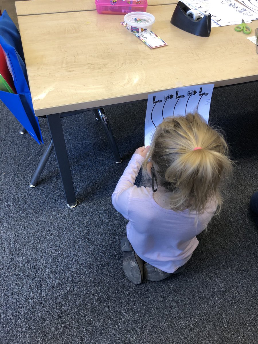 abowen11298's tweet photo. Bright Beginnings Preschool at Woodsfield Elementary School learns through play. #preschool #BrightBoost #Neuronet#chasing gingerbreadmen @OhioValleyESC @swissohiok12 @AndyBrooksOvesc @JoyEdgell @kristanj83 https://t.co/MieUgVGwgK