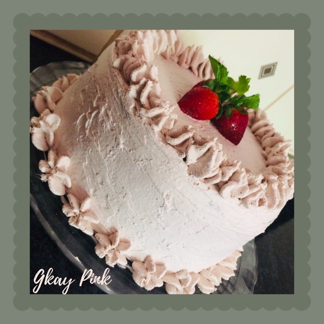 GkayPink's tweet photo. Saca só essa novidade deliciosa... 😍
Bolo de chocolate com recheio de prestígio 🤤 muito bom né? Então oque tá esperando? Já pediu o seu? Entre em contato pelo WhatsApp ou Messenger! 

#GkayPink #GKPINK #SHOPINKGK #BOLOS https://t.co/Nq5h4Ses9X
