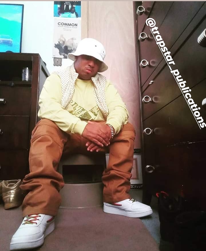 streetstamp's tweet photo. Salute To 1 of The Most Lit Graffiti Artist In The Game. L-Reezy Reppin Harvard Ave. #trapstar_publications #graffwriter #bomber #gangtagging #streetart #hiphopculture #trappinart #graffitimovement #arttrappin #hiphop #nyc #ctown #atl #philly https://t.co/ynG2p8r3AT