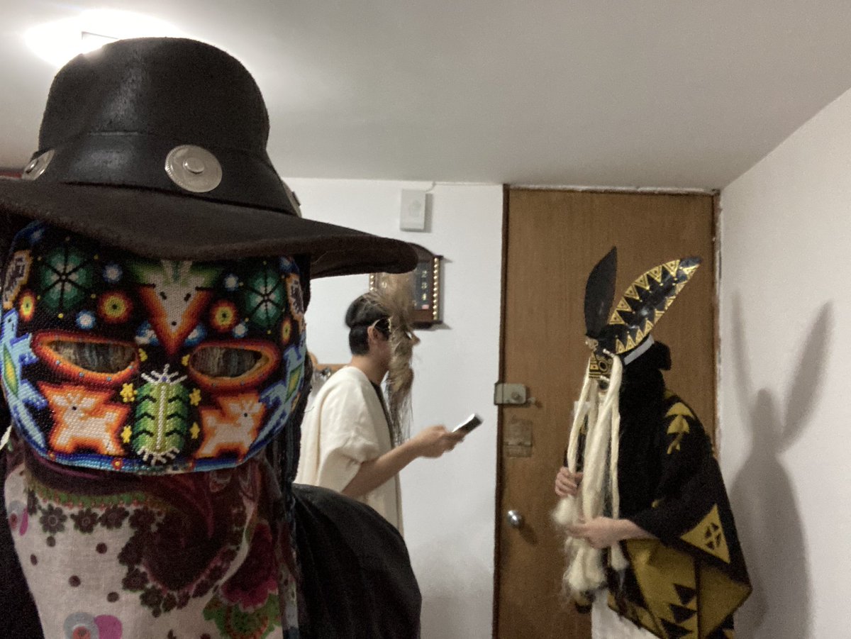 Santero y Nahual preparándose para el ritual!!!🤘👹💀🤘