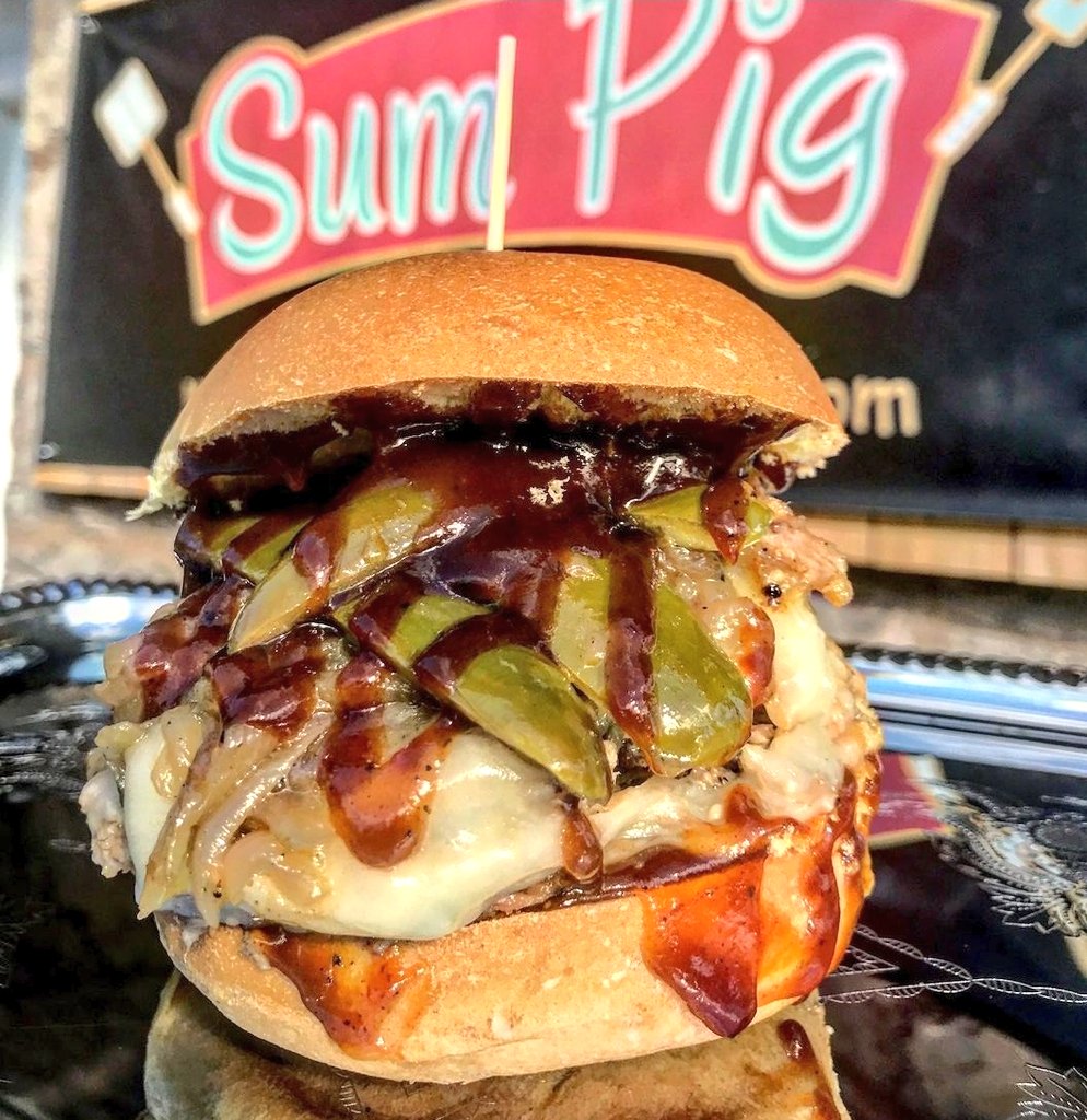 ConshyBakery's tweet photo. The sandwiches sliding into our DMs π @StockyardPhilly @SumPigSnackStop #want #getyourselfone https://t.co/bjw9Md5ICY