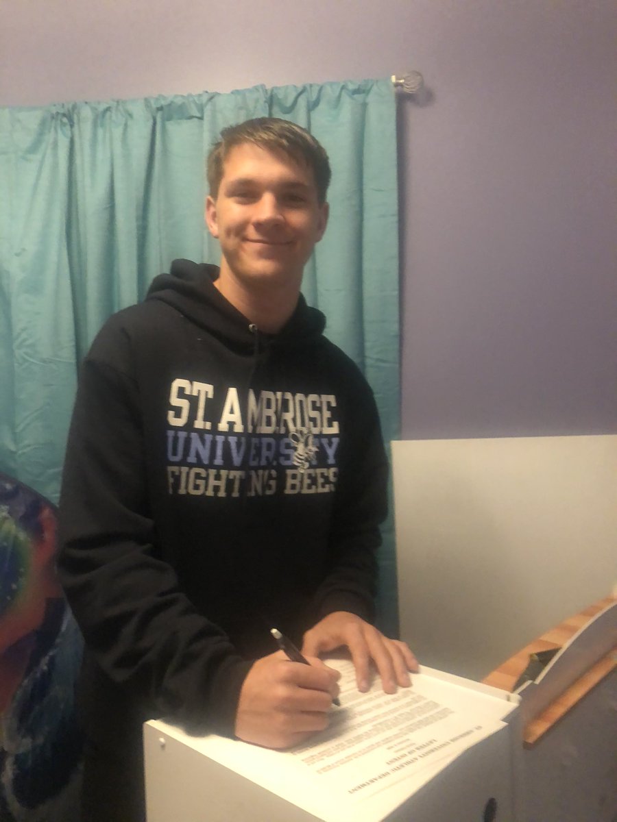 Trav_Coleman13's tweet photo. I’m excited to announce that I have verbally committed to St.Ambrose University to continue my athletics and education.@SAUfootballHC @daniel_tjaden_ @LTHSfootball @FightingBeesFB @frankro19374503 @The_Coach_Hart @saumenslax https://t.co/xLZbBnUBcJ