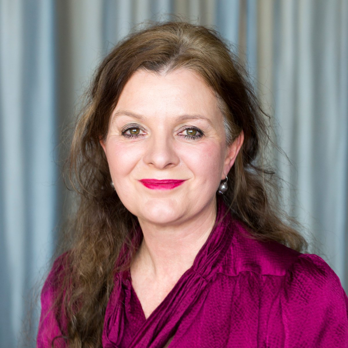 Advocatenorde's tweet image. Goedkoop is duurkoop: blog van AR-lid Theda Boersema advocatenorde.nl/blog/goedkoop-… "Wanneer men rechtsbijstand voor scheidende partijen helemaal afschaft, zal de maatschappij de gevolgen van die bezuiniging voelen."