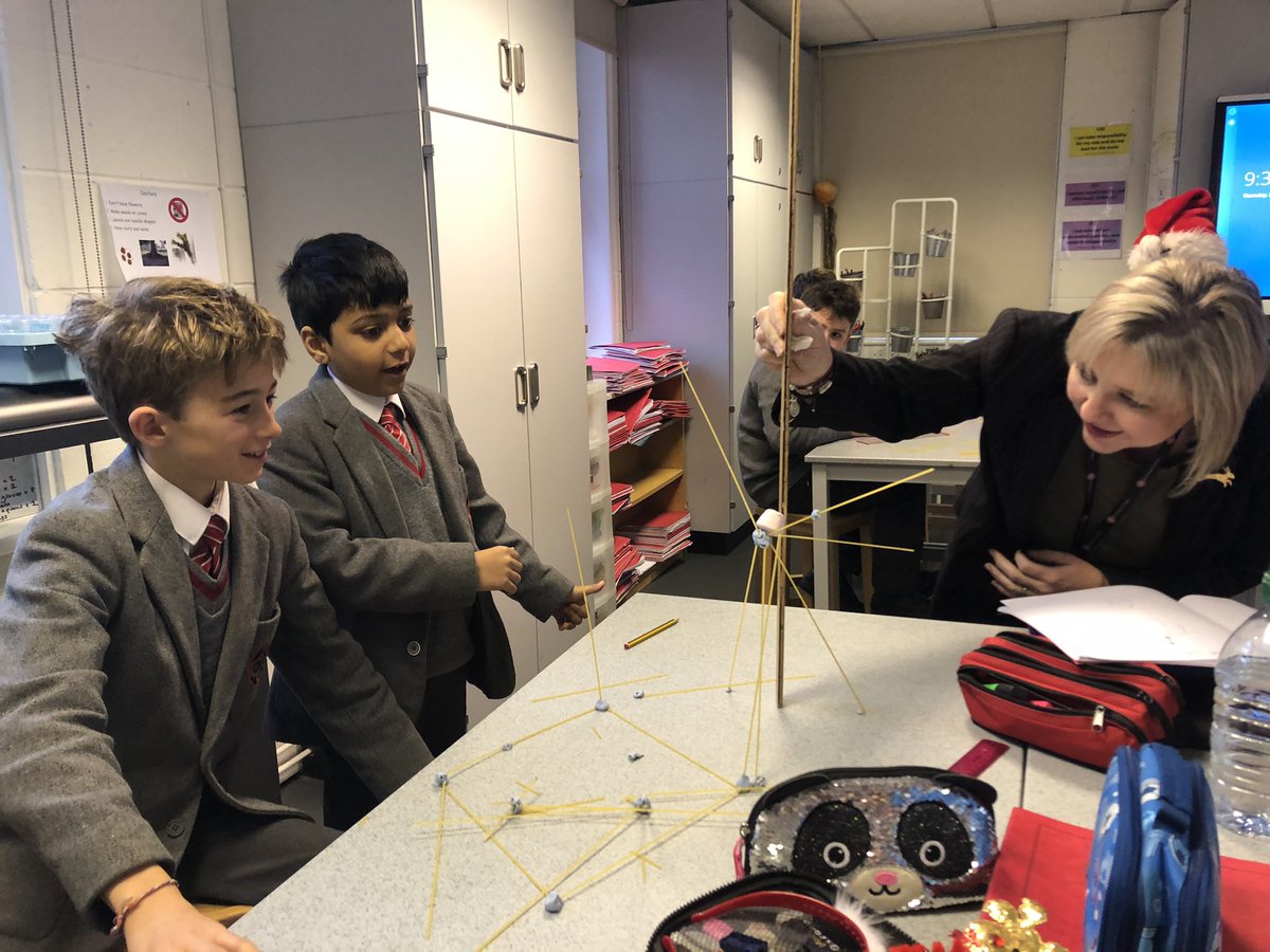BGS_ScienceDpt's tweet photo. Year 6 practiced their engineering skills in Science by completing the Spaghetti Challenge #BGS https://t.co/UBJ7LVRvKs