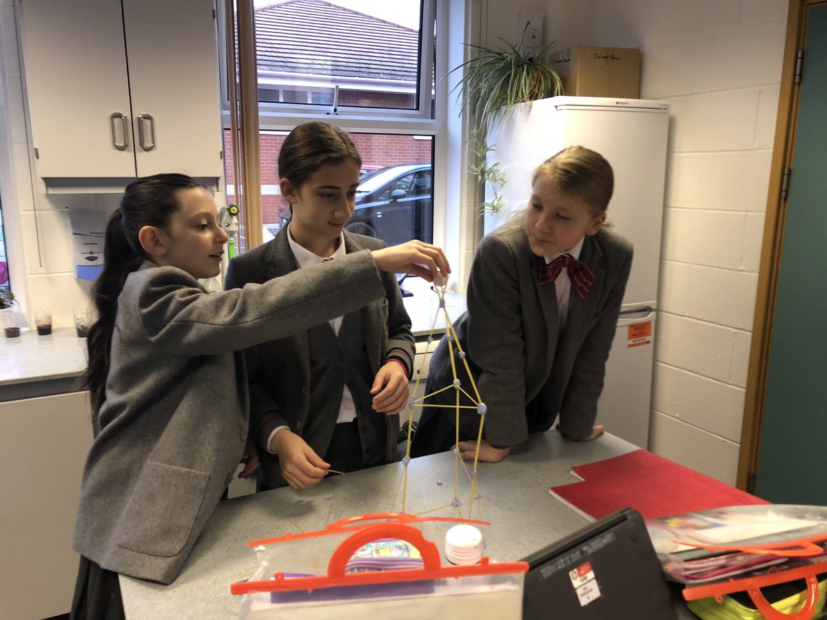 BGS_ScienceDpt's tweet photo. Year 6 practiced their engineering skills in Science by completing the Spaghetti Challenge #BGS https://t.co/UBJ7LVRvKs
