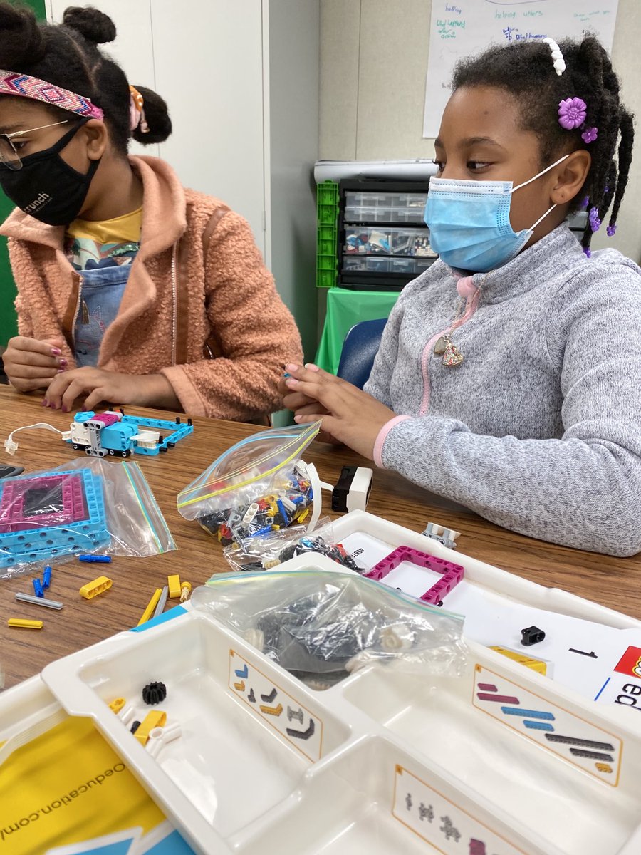 annistownes's tweet image. Our Lego League students working hard on their robot and their missions ⁦@GwinnettSchools⁩ ⁦@LEGO_Group⁩ ⁦@GCPSCTE⁩ #gcpscs4all #CSEdWeek2020