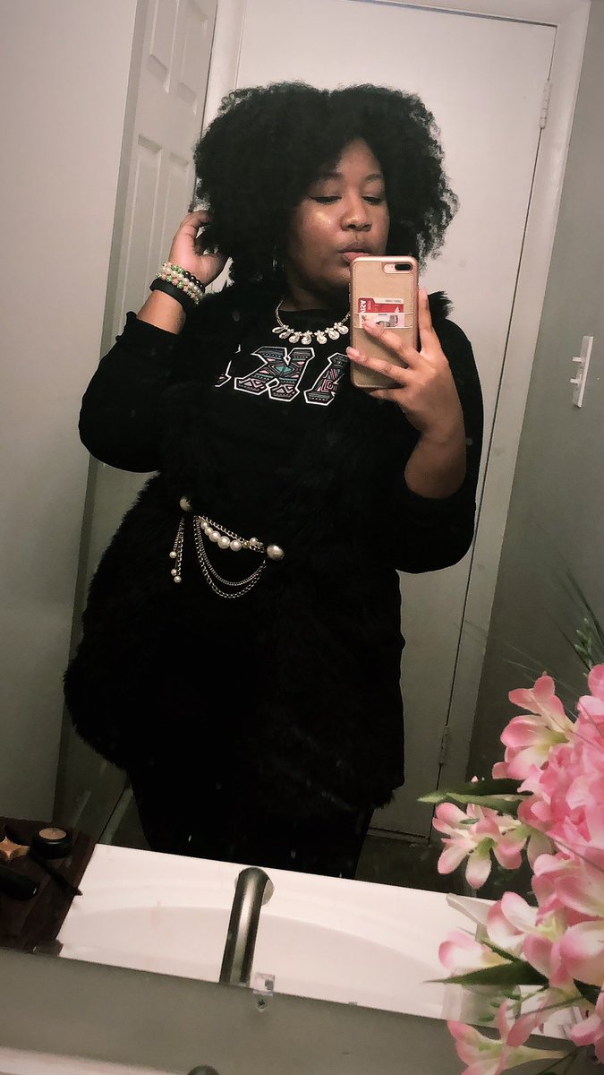 TheFancyFriend's tweet image. It’s my AKAversary!!! 3 years in 💖💚💁🏽‍♀️🪞 #FA17