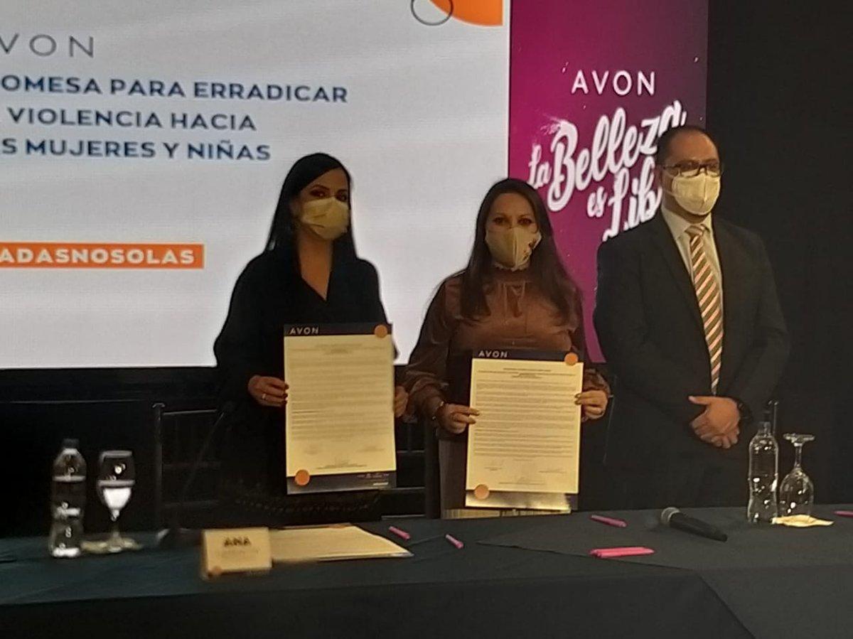aevdecuador's tweet photo. Nuestra Directora Ejecutiva @maferleonm asistió a la entrega del 'Protocolo de prevención, intervención y acompañamiento integral frente a casos de violencia basada en género' de nuestro asociado @AvonEcuador #AisladasNoSolas es nuestro compromiso apoyar esta iniciativa. https://t.co/8pd7zewV2e