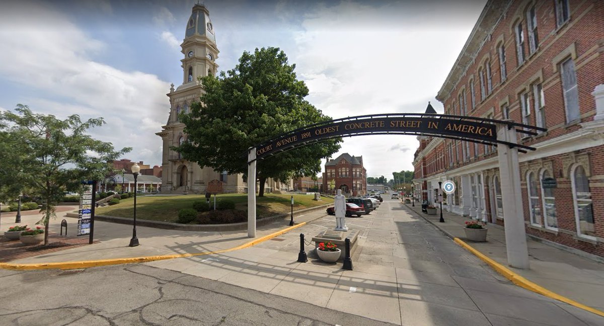 The efforts have not just been concentrated on economic development. The Bellefontaine Chamber and city of worked to make placemaking improvements around the downtown area, including directional signage and streetscape improvements  #GOPCThread  #OHCommunitySpotlight