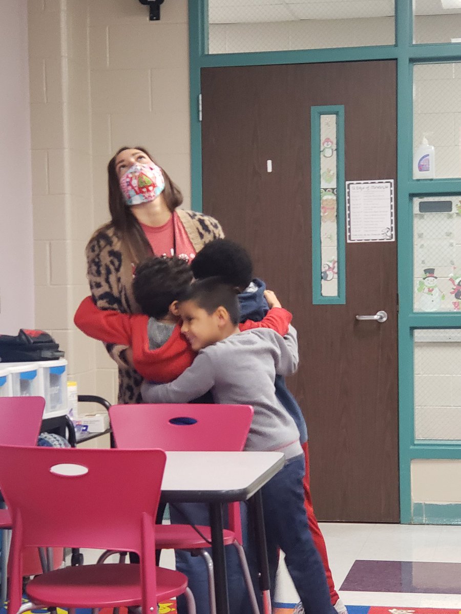 MrsSchmidt_CE's tweet photo. Morning hugs! They love Ms. Rhodes 😊 Best teacher and partner I could ask for! #mbebears2020 #mbeisfamily #LightTheWay #HumbleISD_MBE @MsErin_MBE https://t.co/WoTtBY2swS