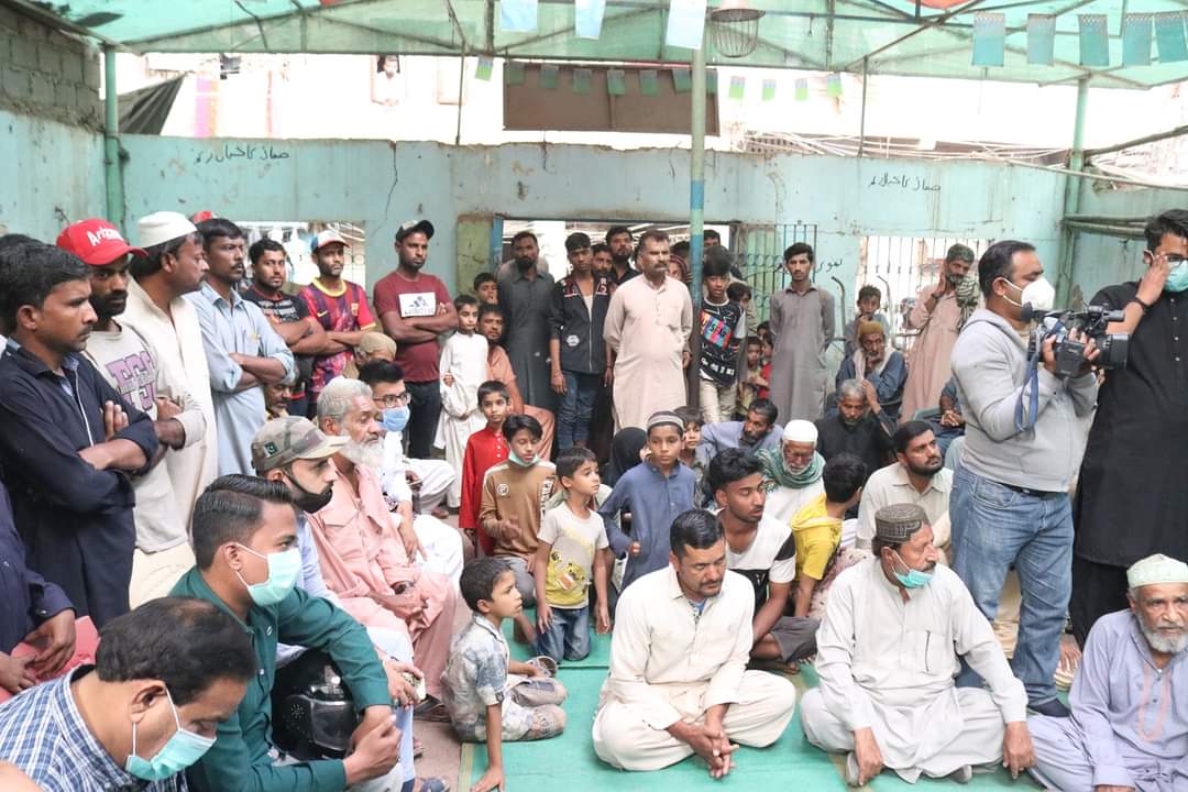 abdulberr14's tweet photo. فشرمین ڈورائی جماعت کا دورہ۔ علاقہ معززین، ماہی گیرنمائندگان سے ملاقاتیں کیں اور ان کے مسائل سنے۔ جماعت خانے کی مرمت سمیت تزئین و آرائش کے لئے موقع پر ہی جماعت کے نمائندہ کو امدادی چیک پیش کیا۔
#FCS https://t.co/lumr6OaujB