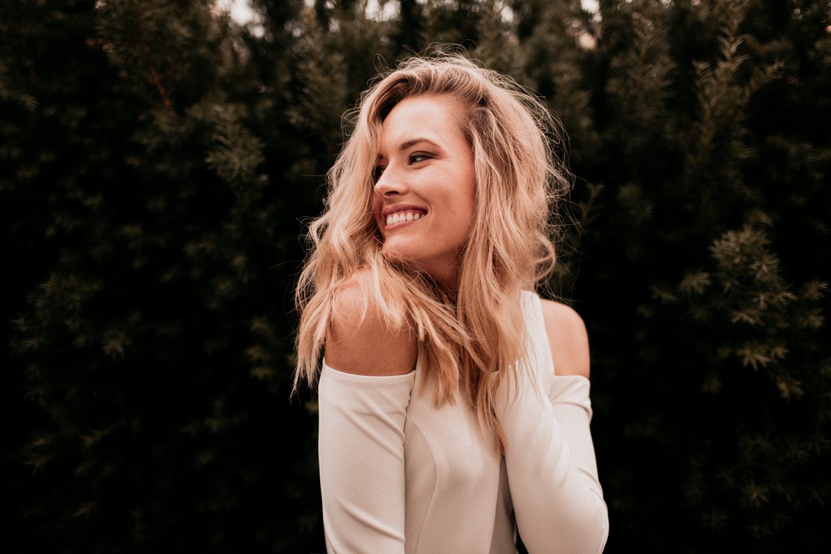 Due to unforeseen circumstances, Hannah Huston’s Believe in Christmas livestream at the Lied Center for Performing Arts on December 15, 2020 is canceled. However, we’re excited to announce a Hannah Huston performance February 18, 2021 featuring new music!