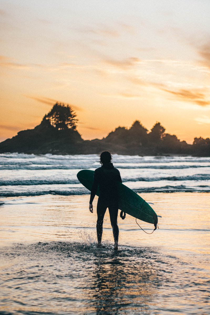 BraydonBooth's tweet photo. Sunsets on Canada’s West Coast are something else https://t.co/RKggVb8NAq