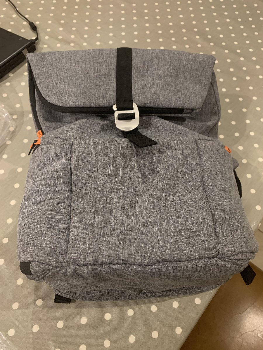 c_stuart's tweet photo. My new Hotbox Shuttle has arrived! 😊 Thanks to @JamieRothwell1 and all at @be_hotbox. Looking forward to trying it over the next couple of months. I’ll post some #reviews as I go. #agileworking #workplace #commuting https://t.co/n8UlvwHDzf