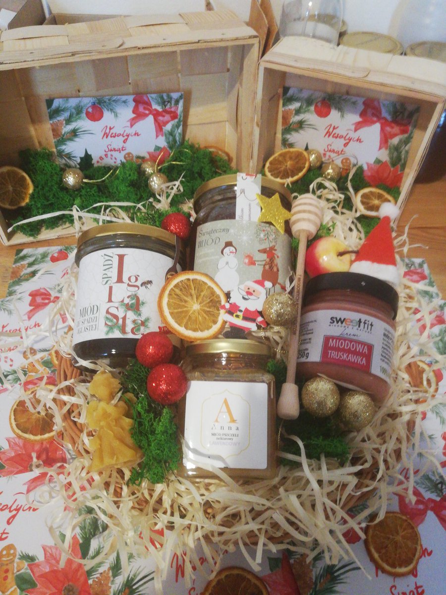 miodowych's tweet photo. Najlepsze miody na Świąteczne prezenty! 🎅🎄🎁🍯🐝

https://t.co/2C0UGmaMaQ

#7mk #7miodowychkontynentów #miody #miod #honey #christmas #ChristmasIsComing #prezenty #zdrowie https://t.co/0uzWpamHdj