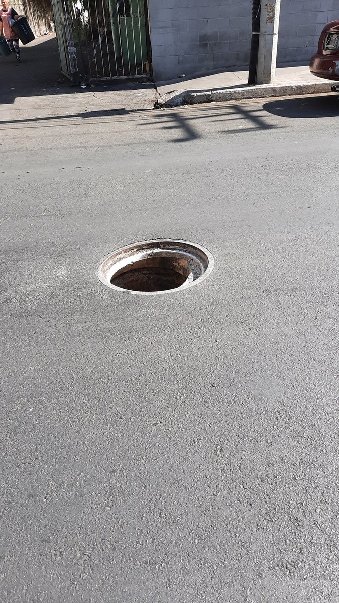 DanielPandaCL's tweet photo. Alcantarilla sin registro en oriente 233 entre sur 12 y sur 16, Col. Agrícola Oriental. Esperamos puedan atender pronto.
@GobCDMX 
@Armand0Quintero 
@IztacalcoAl https://t.co/zeEfiuVqro