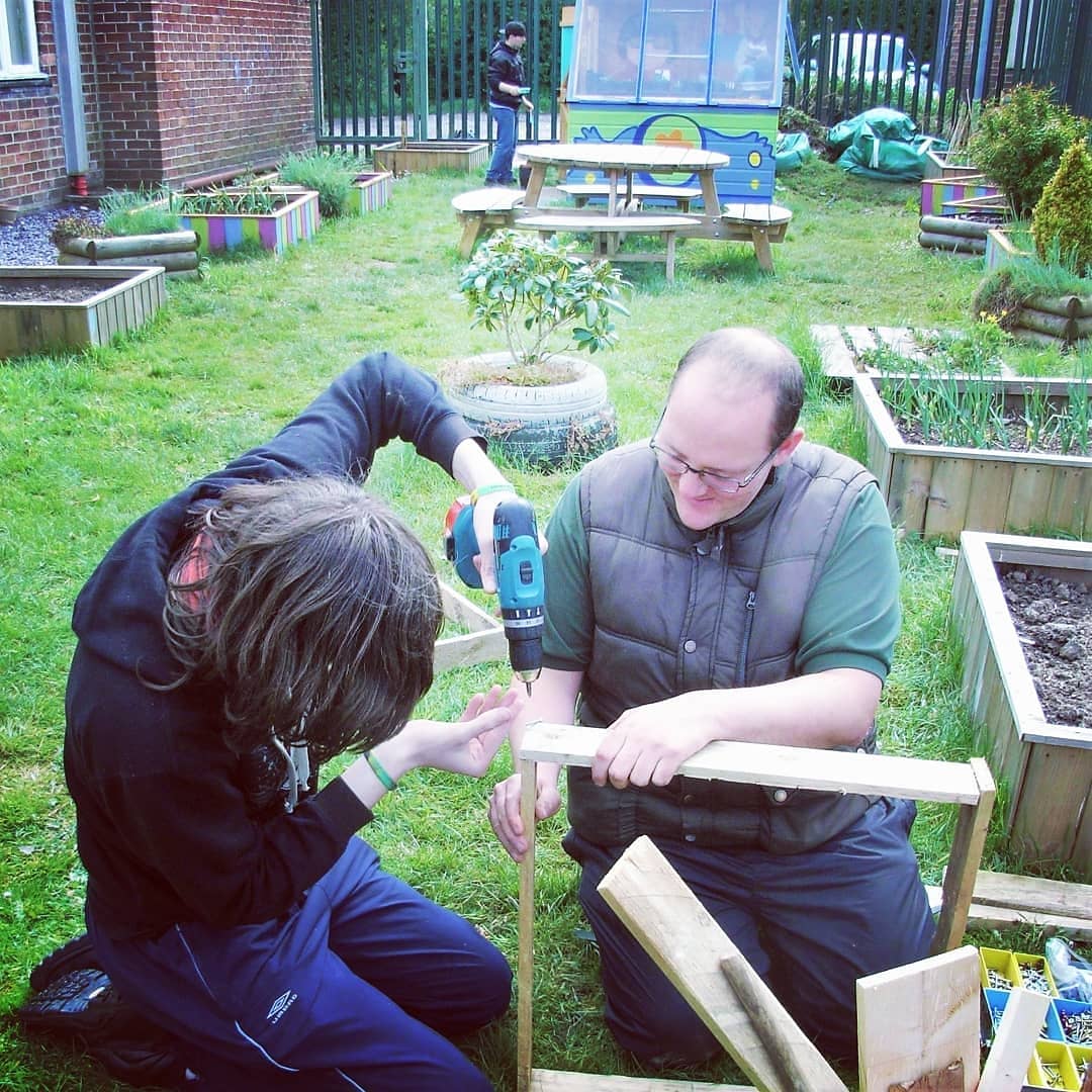 Wild_Elements's tweet image. Mae Elfennau Gwyllt wrth ein bodd i fod yn aelod o @Localgiving! Maent yn ein helpu i barhau gyda’n gwaith ystyrlon o wneud gwahaniaethau yn y gymuned ac i’r unigolion yr ydym yn eu gwasanaethu! #Diolch #LocalGiving 😊💚🍃