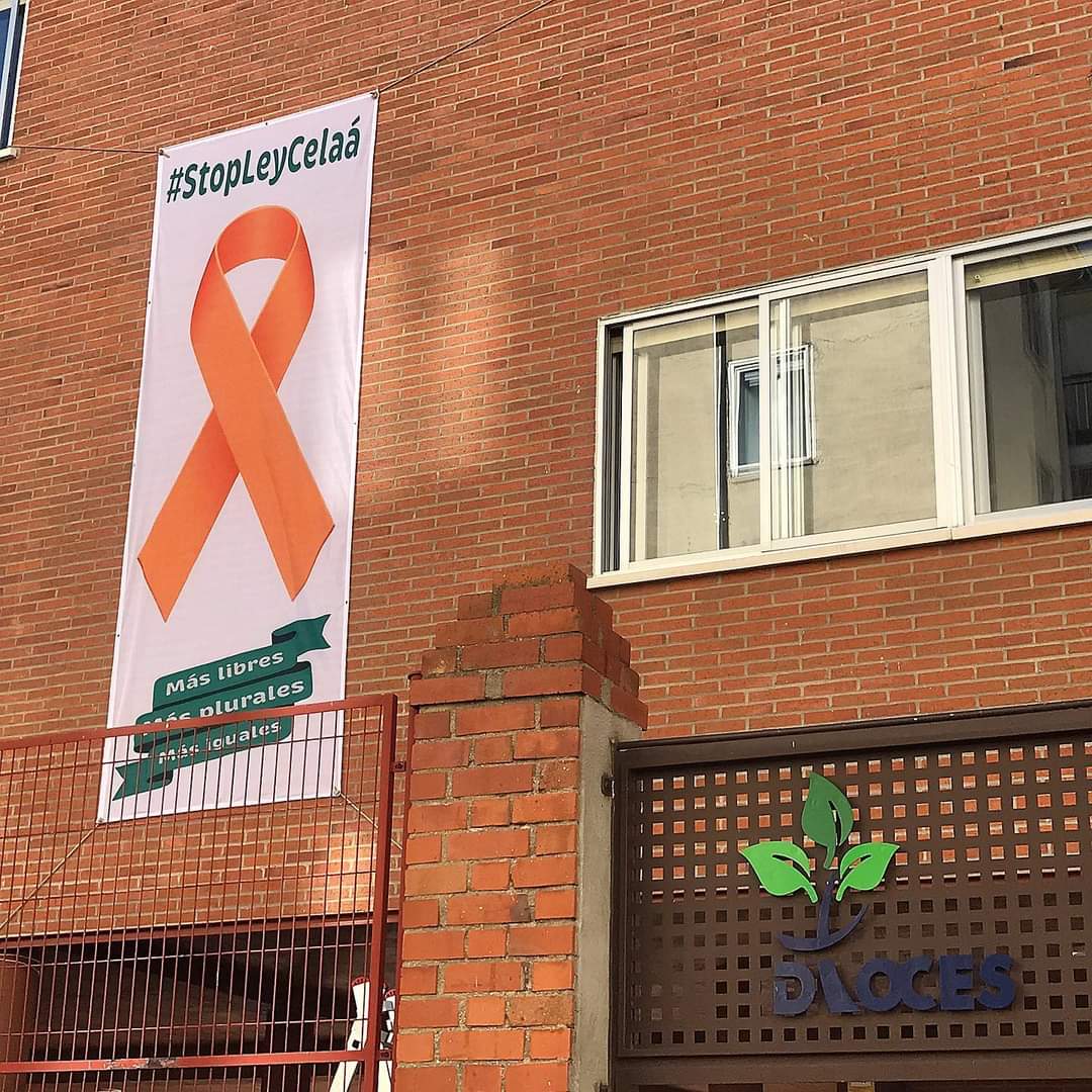 escacyl's tweet photo. La #LOMLOE abandona a los profesionales de la #Concertada y de educación #Especial. NI UNA SOLA mejora NI financiación adecuada que permita equiparar y mejorar sus condiciones laborales. Esto SÍ ES URGENTE. #StopLeyCelaá #MasLibres 🧡#MásPlurales https://t.co/bDWmn9pgEU