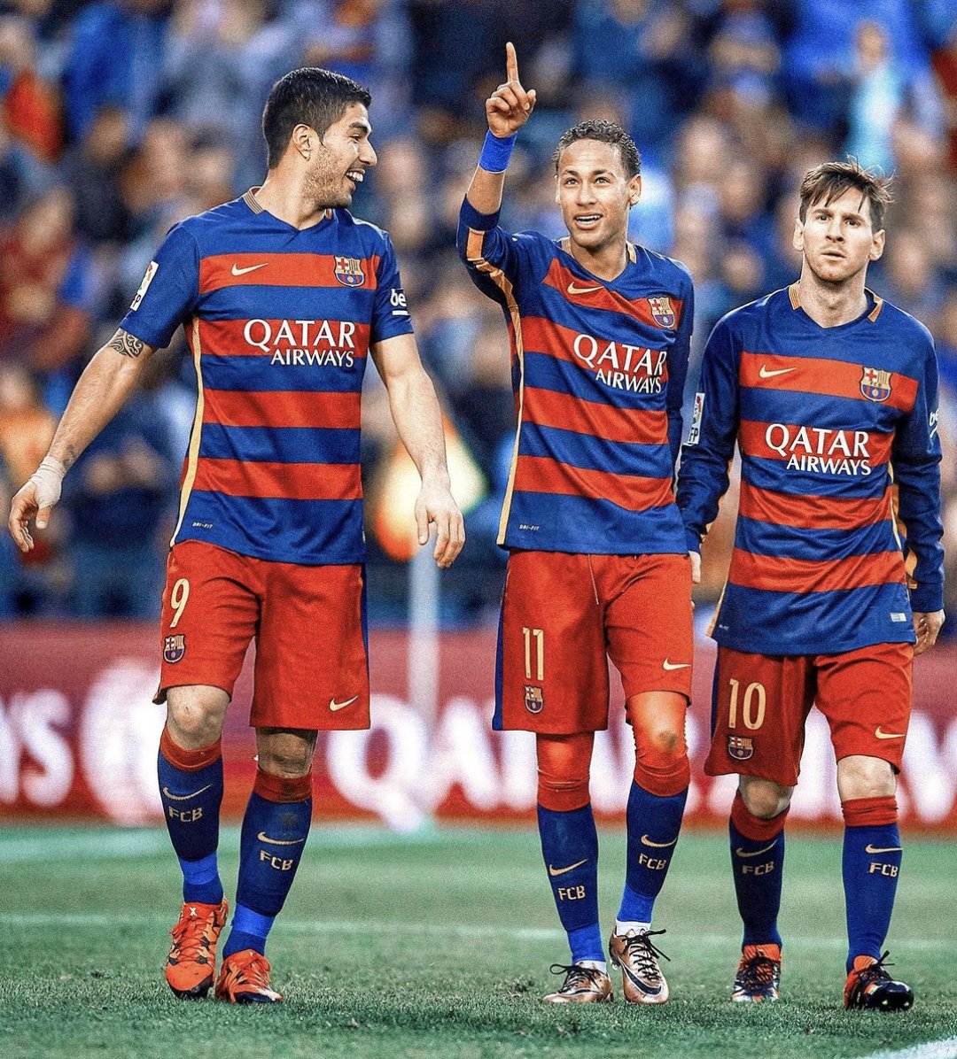 Quando o Barcelona brincava de jogar bola em campo!