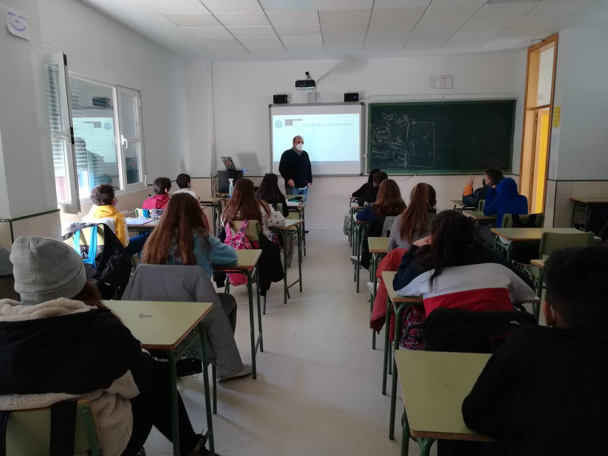 Agradecemos a <a href="/ElolaRaul/">José Raúl Elola</a> y al <a href="/ampaiesvalde/">ampaiesvaldebernardo💚</a> la oportunidad de disfrutar de los talleres de ciberseguridad y convivencia con las nuevas tecnologías. 
¡ Nuevos retos, nuevos remedios ! 👌🏻