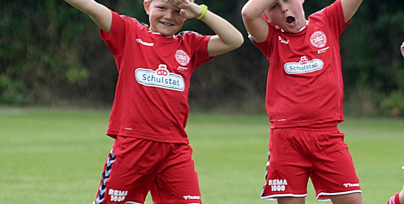 KastrupBoldklub's tweet photo. Fodboldskolen, Nyt om COVID-19...., herunder nye restriktioner, nyt fra A27 og nye trænere i KBK.: https://t.co/FIGW8SMbVa https://t.co/KvxF8YswjH