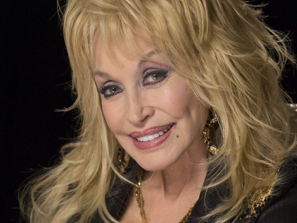 Dolly Parton lining up global stadium tour for 2021