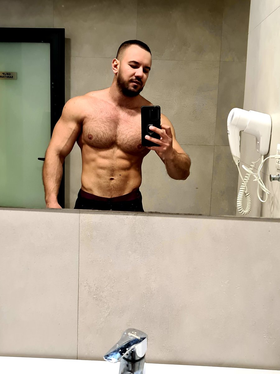 AngelinoFlex's tweet photo. Gym done. OnlyFans link in Bio. #muscles #alpha #Musclestuds #hairymuscle #hairybutt #hairygaybears #bearalpha #alphadominant #Flex @hotpecs_ @GNL_models @JrJrb99 @JrJrb99 @BestFitMales @muscle_for @MamadorPeito @Fanmscls_ #onlyfans #RETWEEET https://t.co/DFpNjxy3fF