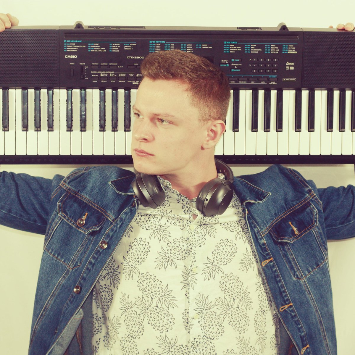 ReallyBigBeans's tweet photo. 5PM tomorrow I shall be releasing my new track:

RBB / OUTRUN

Keep an eye on this page for the link tomorrow.

#music #musicproductions #musicproducers https://t.co/Zt8Ca0RDy6