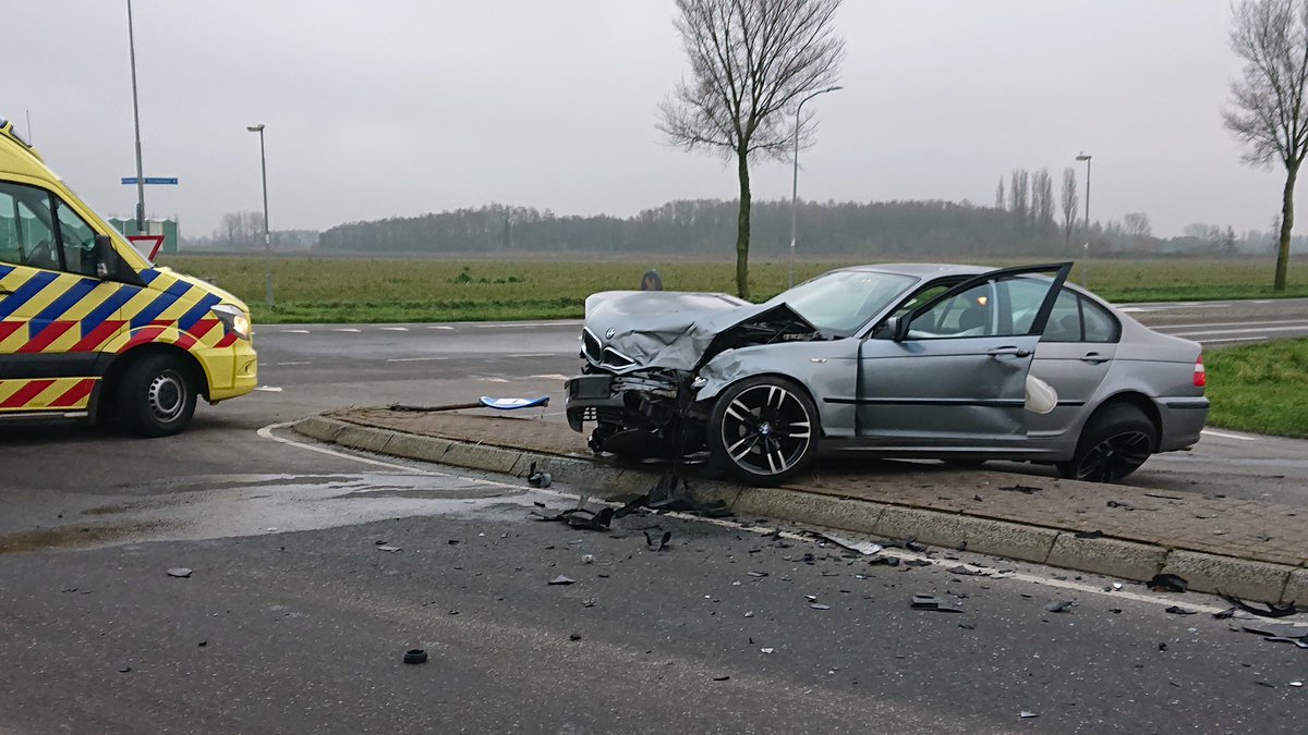 Vanochtend tp geweest bij een aanrijding in Wervershoof. Een 27-jarige Enkhuizener zag op een beruchte polderkruising een 38-jarige man in een BMW over het hoofd.