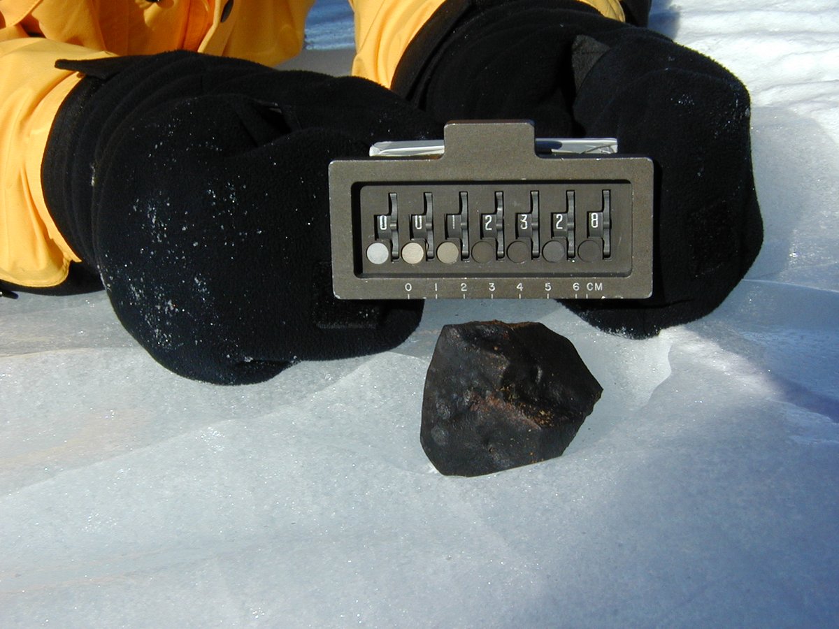12-10-2000 On this day  #ANSMET2000 team found 4 meteorites, got more awesome scenery and ...