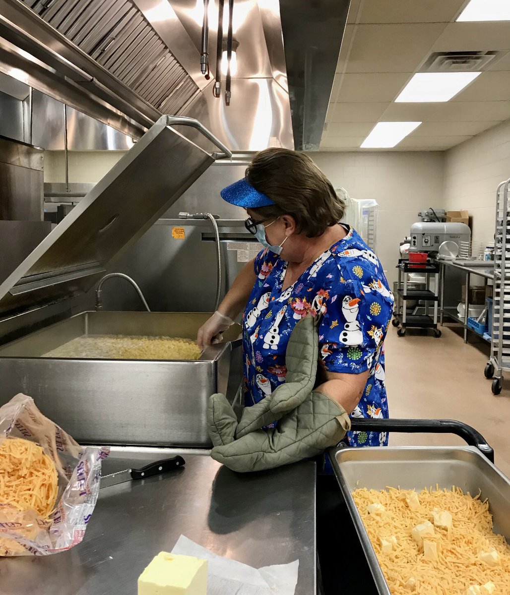 Laurens 55 Student Nutrition worked hard preparing a Christmas meal for all the students at school today!