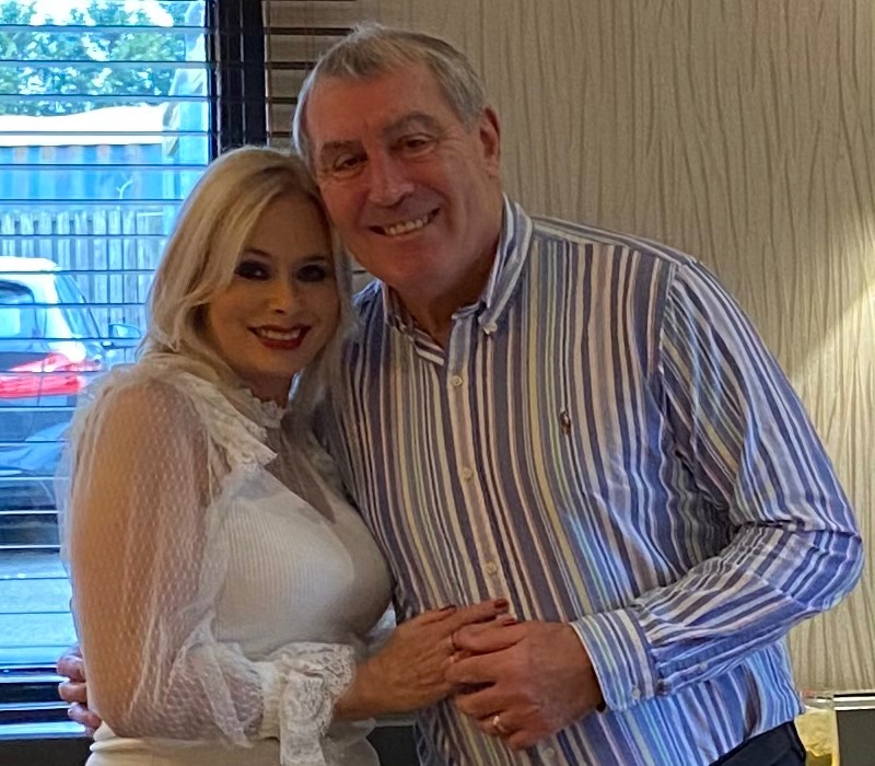 Peter_Shilton's tweet image. Celebrating our wedding anniversary with the adorable Mrs S 💕 x she’s beautiful with a heart to match