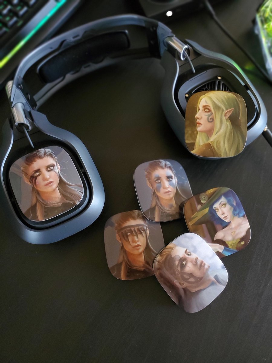 aelfyn_art's tweet photo. What an amazing surprise! 😱😭🥰

Thank you for the custom headset @ASTROGaming! https://t.co/GSbE1tGJaq