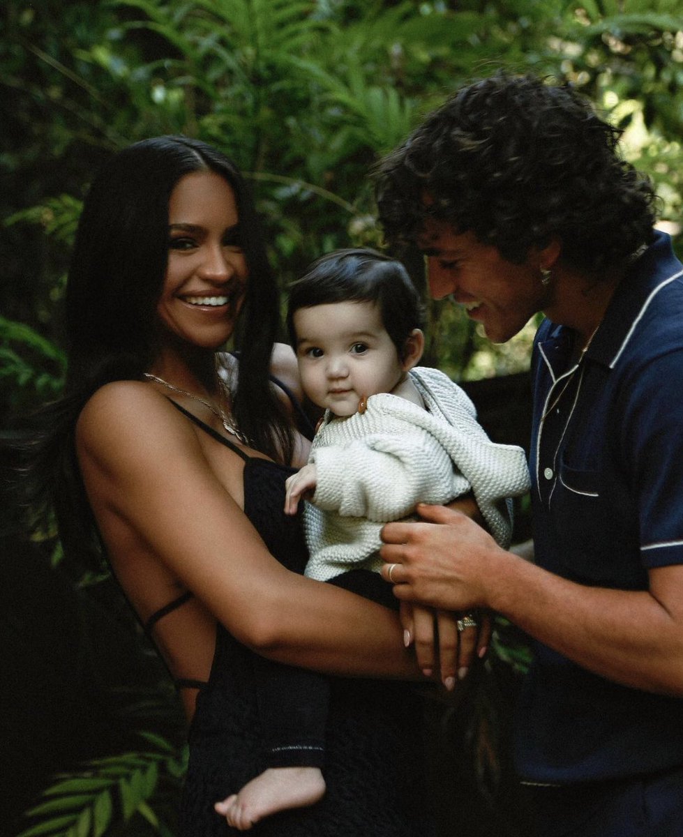 thenikkidiaries's tweet photo. Congrats to Cassie who is expecting baby no2 🤰🏽❤️ https://t.co/fpXW5NMH4g