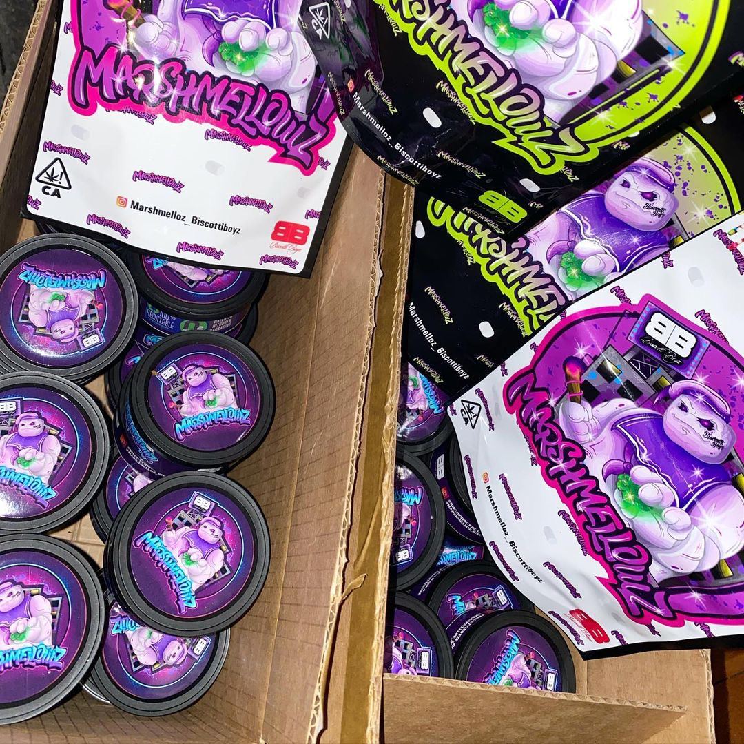 Jacksonplug8's tweet image. Merry mashmelloz !! December gift HMU for orders