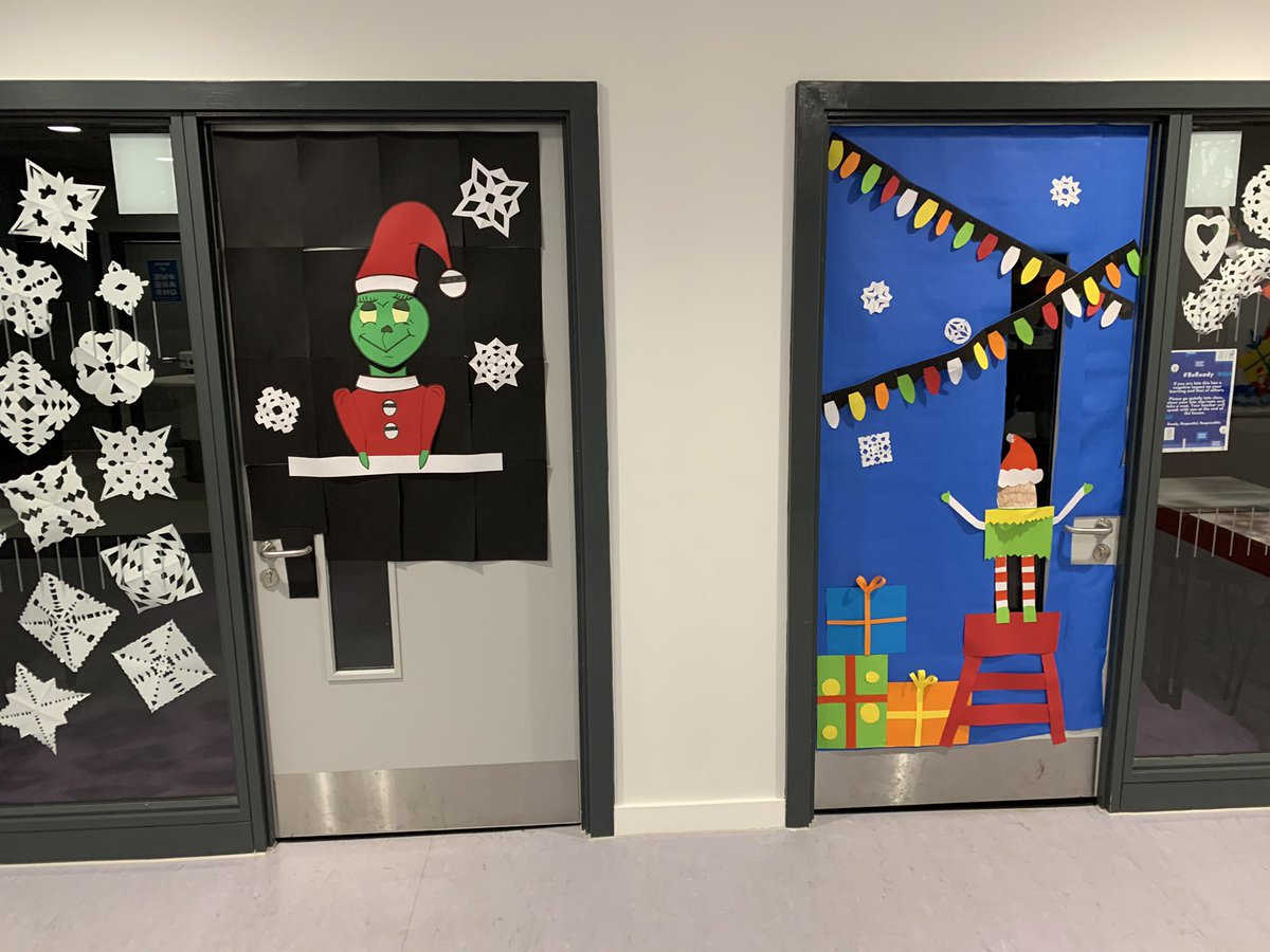 KManse84's tweet image. Floor 3 @maths_qhs &amp;amp; @qhs_science setting the bar for Christmas door 🚪☃️🎅🏼🎄 decorations. @QHS_SocSub_RMPS @qhslanguages @QHSPE @EnglishQhs @QHS_Business @qhsfct @QhsDance @QueensferryHS