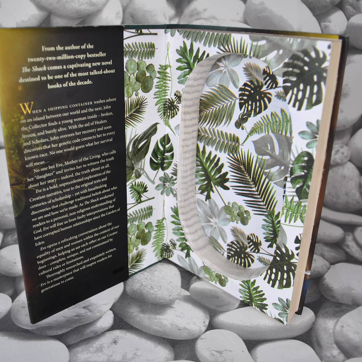 Melissaydesigns's tweet photo. Eve booksafe
Available on my Etsy store ♻️
#booksafe #hollowbook #recycledbook #recycled #jewelrybox #upcycled #jewelrybook #etsy #etsyuk #hollowbooksafe #secretcompartment #gift #giftboxt #secondhandbook #hiddencompartment #hiddenspace #hiddenbook #secretstoragebook https://t.co/qjEtMaK0rk